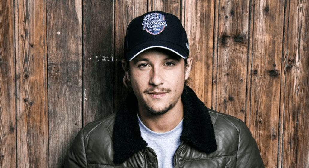 Featured article background