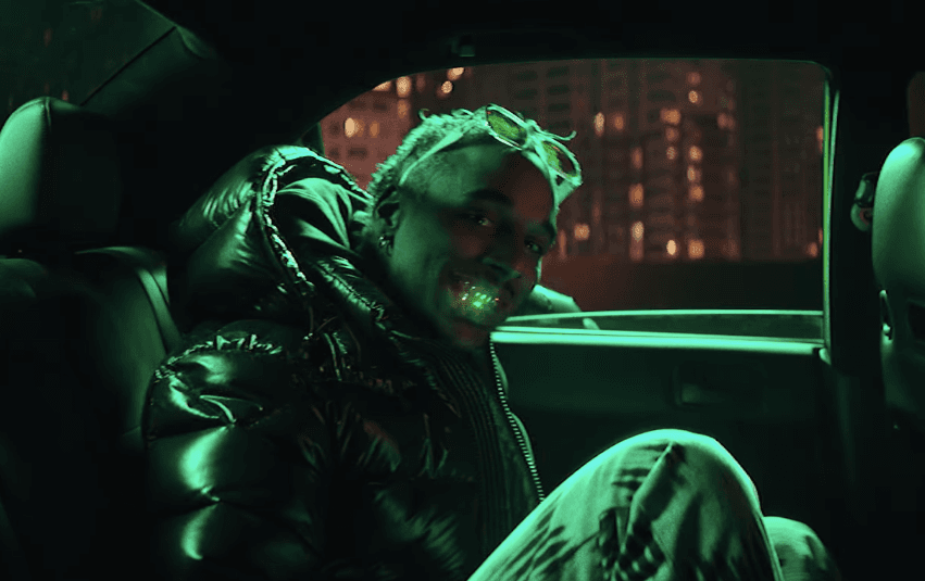 Featured article background