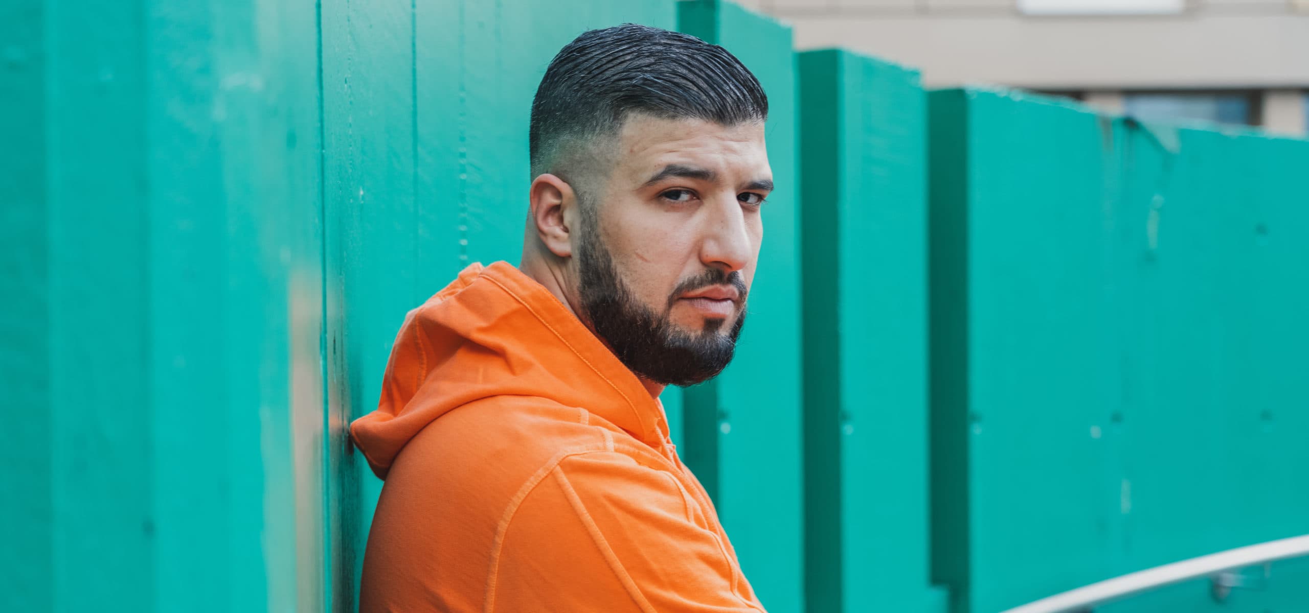 Featured article background