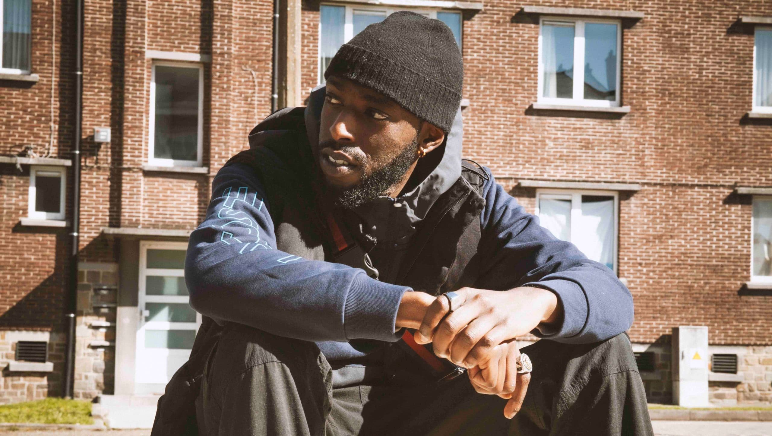 Featured article background